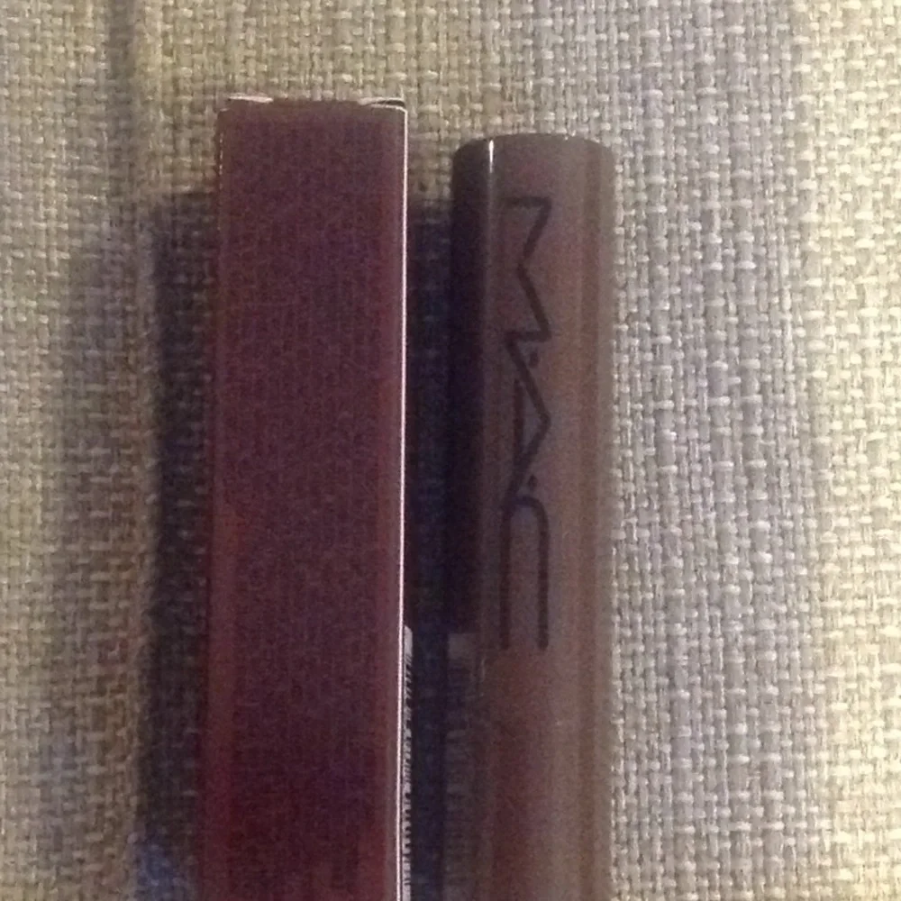 MAC Squirt Plumping LipGloss Stick (Lower Cut).NWT